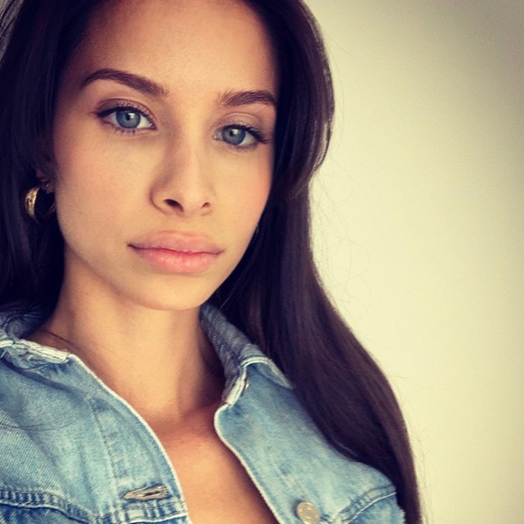 Meet your Posher, Christiane - Picture 1 of 1